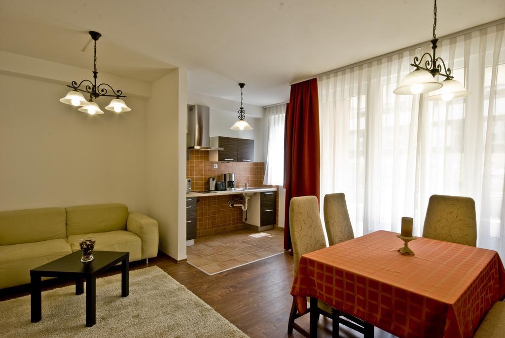 Corvin Lux Aparthotel บูดาเปสต์ ภายนอก รูปภาพ