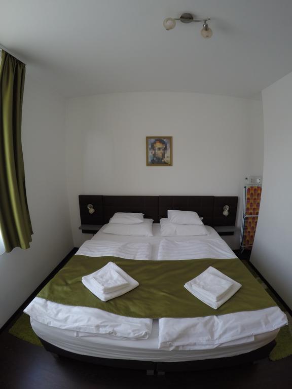 Corvin Lux Aparthotel บูดาเปสต์ ภายนอก รูปภาพ