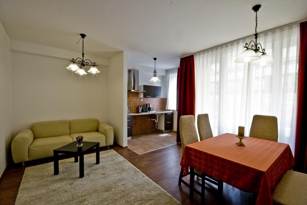 Corvin Lux Aparthotel บูดาเปสต์ ภายนอก รูปภาพ
