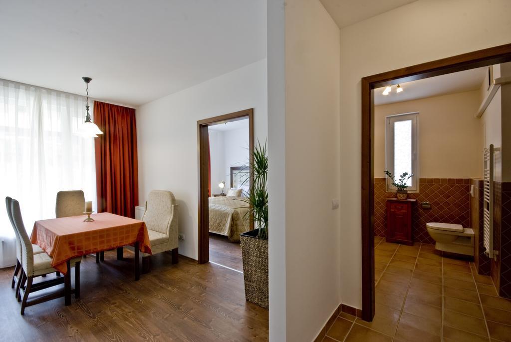 Corvin Lux Aparthotel บูดาเปสต์ ภายนอก รูปภาพ